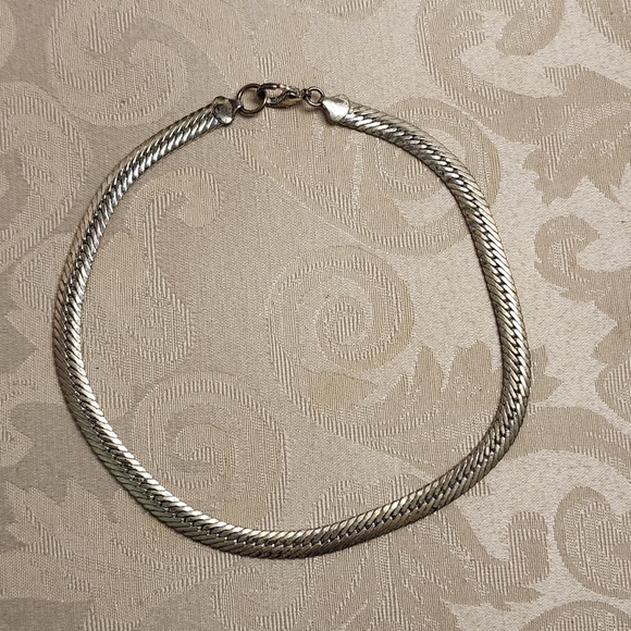 Vintage 80s Silver Plated Necklace with Intricate Detailing - Picture 8 of 8